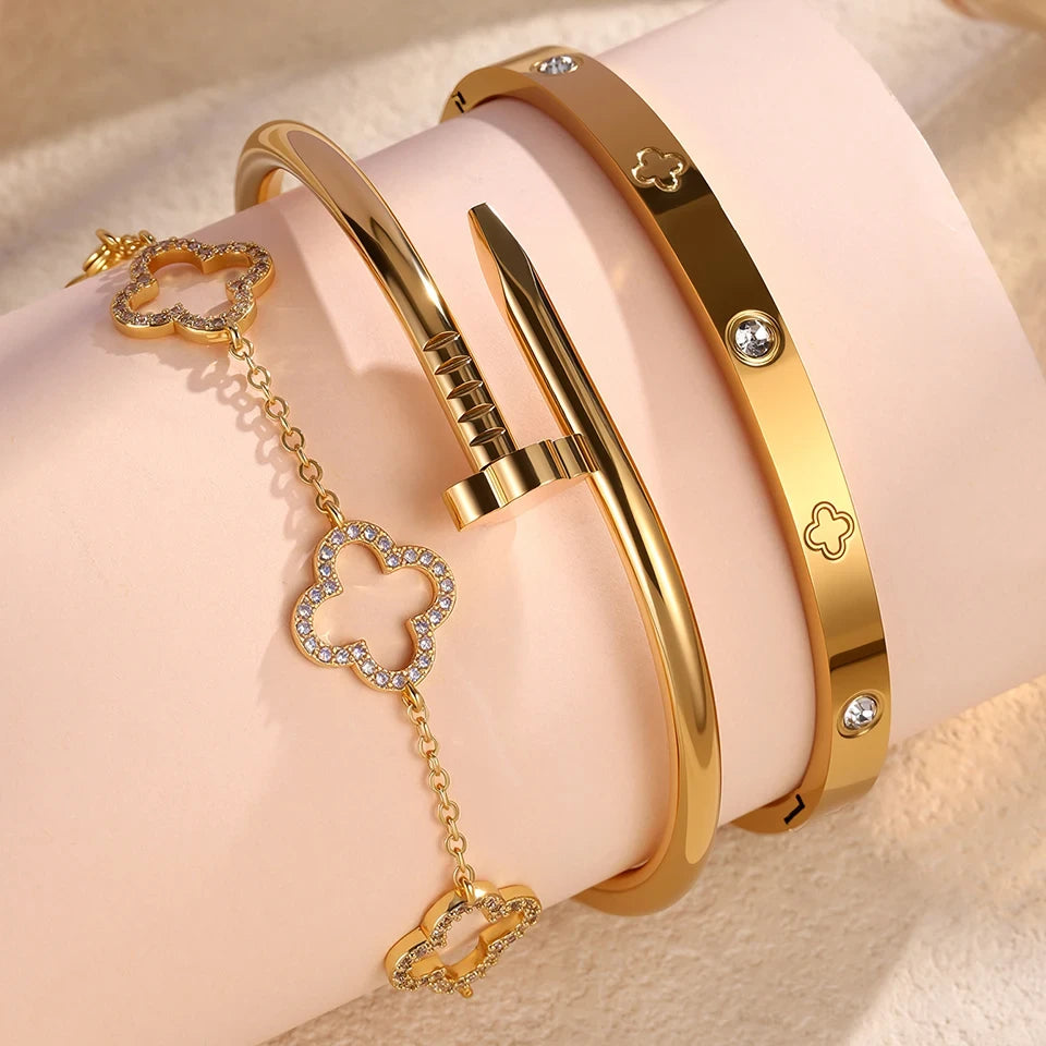 Gold Plated Zircon Flower Bangle