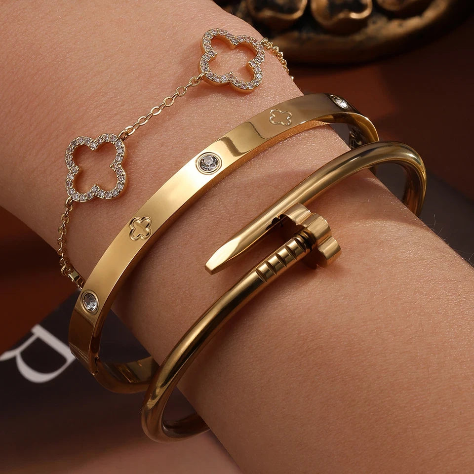 Gold Plated Zircon Flower Bangle