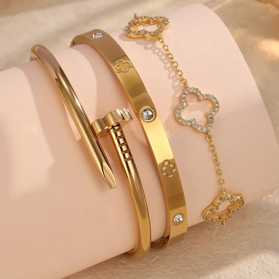 Gold Plated Zircon Flower Bangle