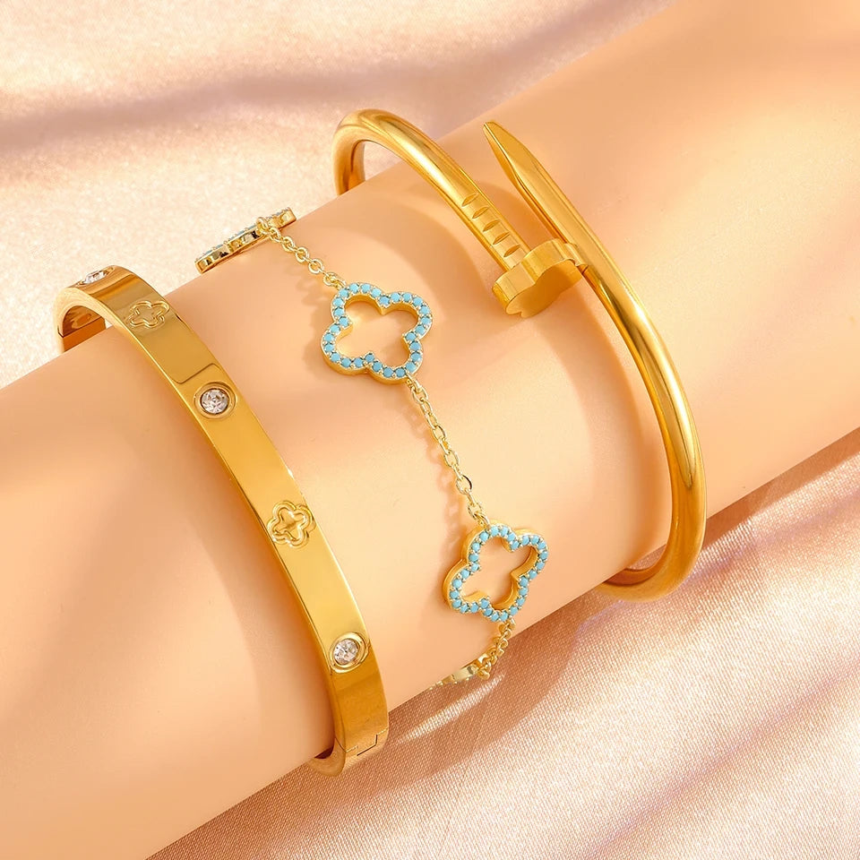 Gold Plated Zircon Flower Bangle