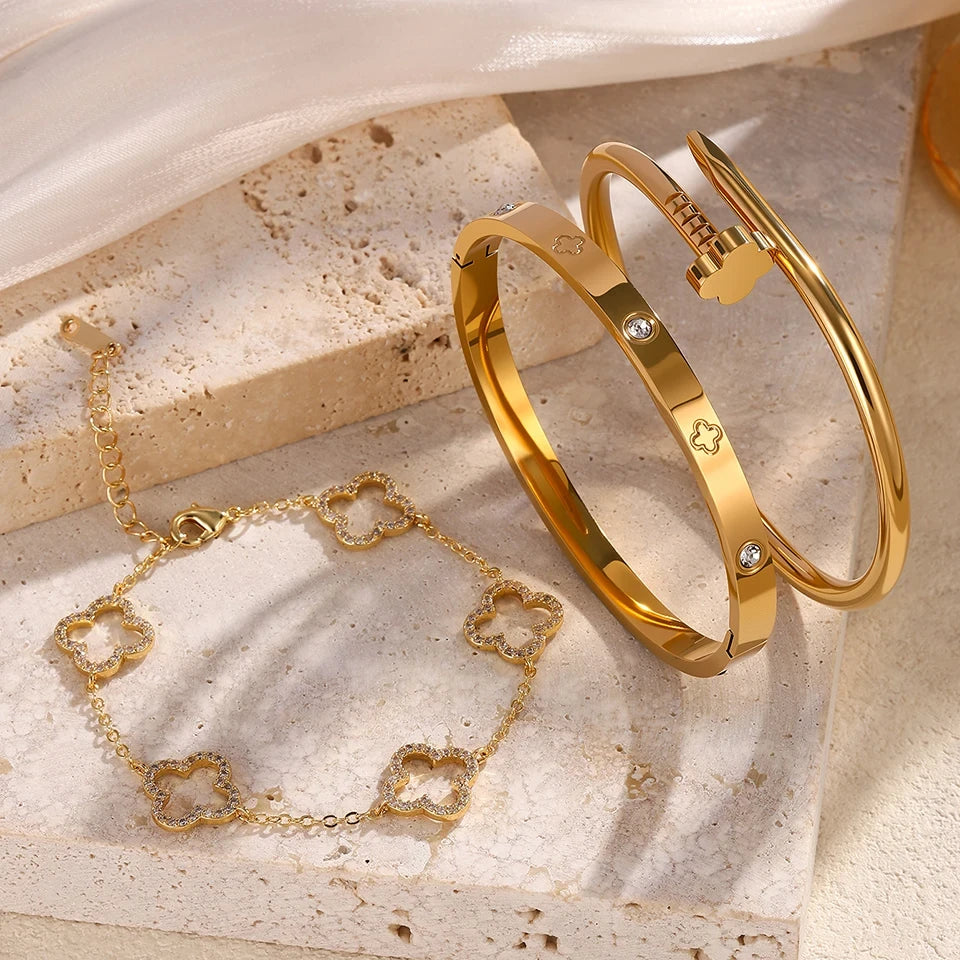Gold Plated Zircon Flower Bangle
